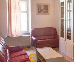 Izdajem jednoiposoban stan za Exit