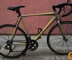 Prodajem drumski-trkački bicikl, u pitanju je Eclipse 4.0