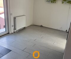 Izdajem kuću u Zemunu, na odličnoj lokaciji, u ulici Mozerova - 2