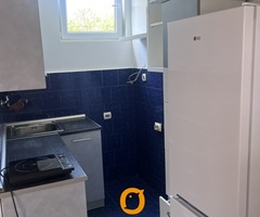 Izdajem kuću u Zemunu, na odličnoj lokaciji, u ulici Mozerova - 4