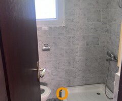 Izdajem kuću u Zemunu, na odličnoj lokaciji, u ulici Mozerova - 5