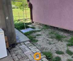 Izdajem kuću u Zemunu, na odličnoj lokaciji, u ulici Mozerova - 10